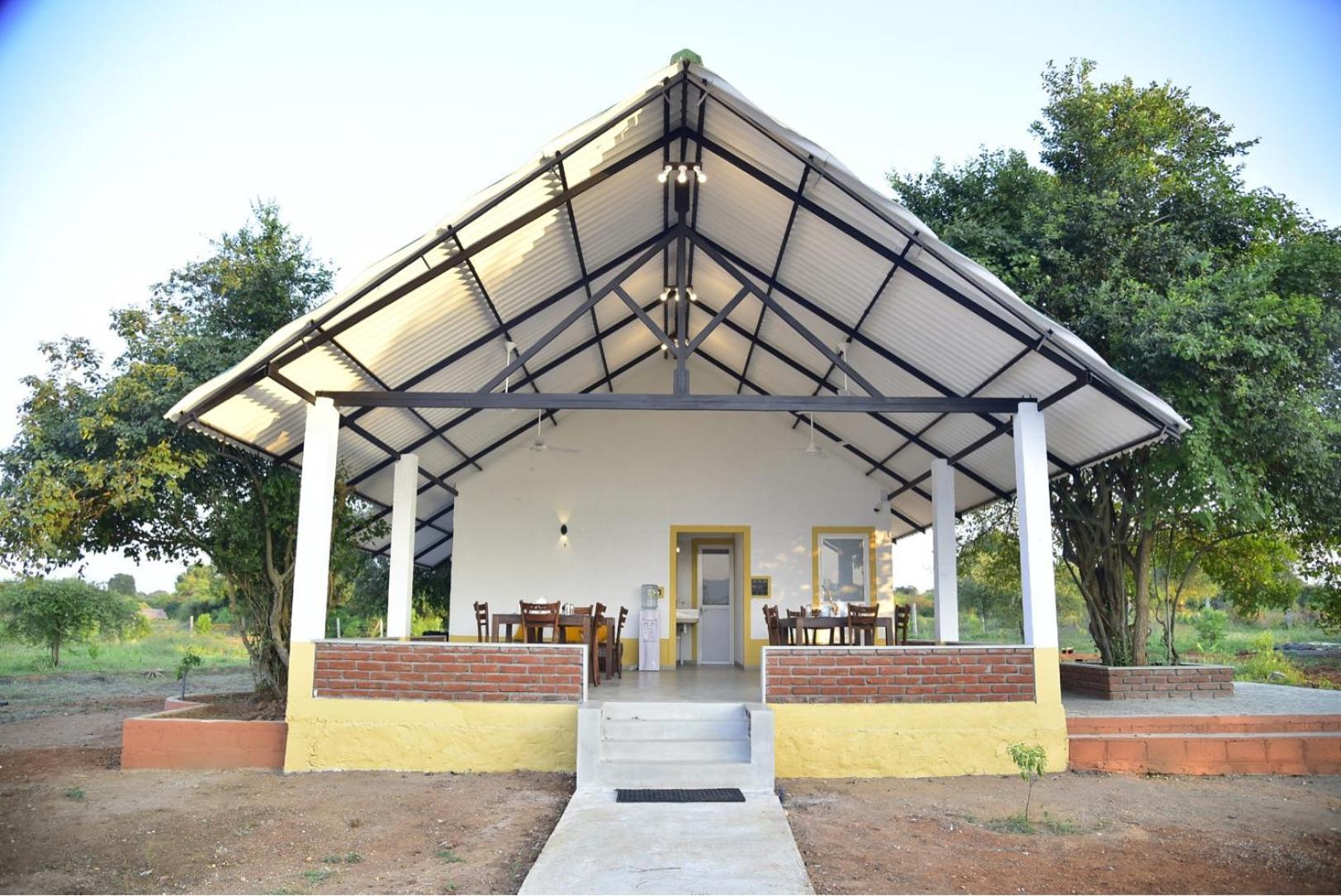 לינה וארוחת בוקר טיסמהרמה Thihawa Eco Huts Yala מראה חיצוני תמונה