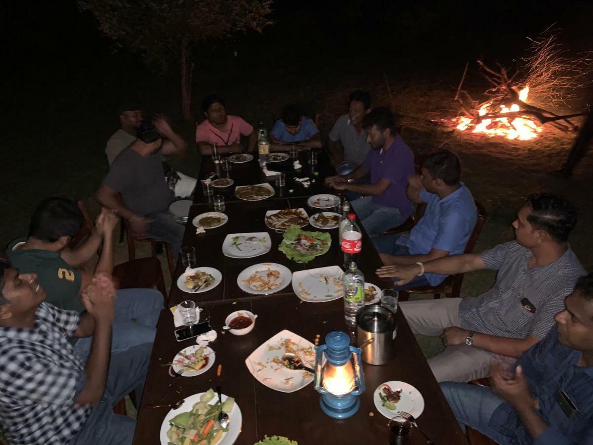 לינה וארוחת בוקר טיסמהרמה Thihawa Eco Huts Yala מראה חיצוני תמונה
